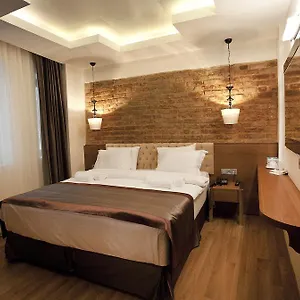 2* Hotel Pera Line